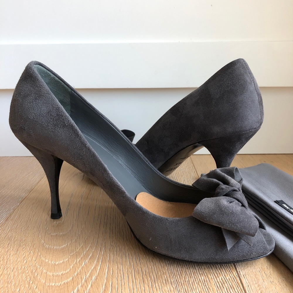 MIU MIU PRADA “Ribbon Grigio” Suede Shoes Heels